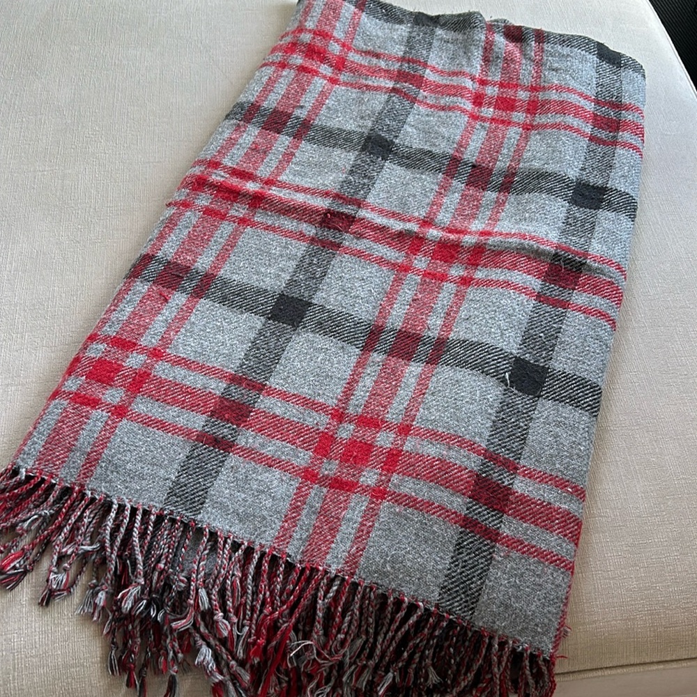 COPY - Reversible throw blanket